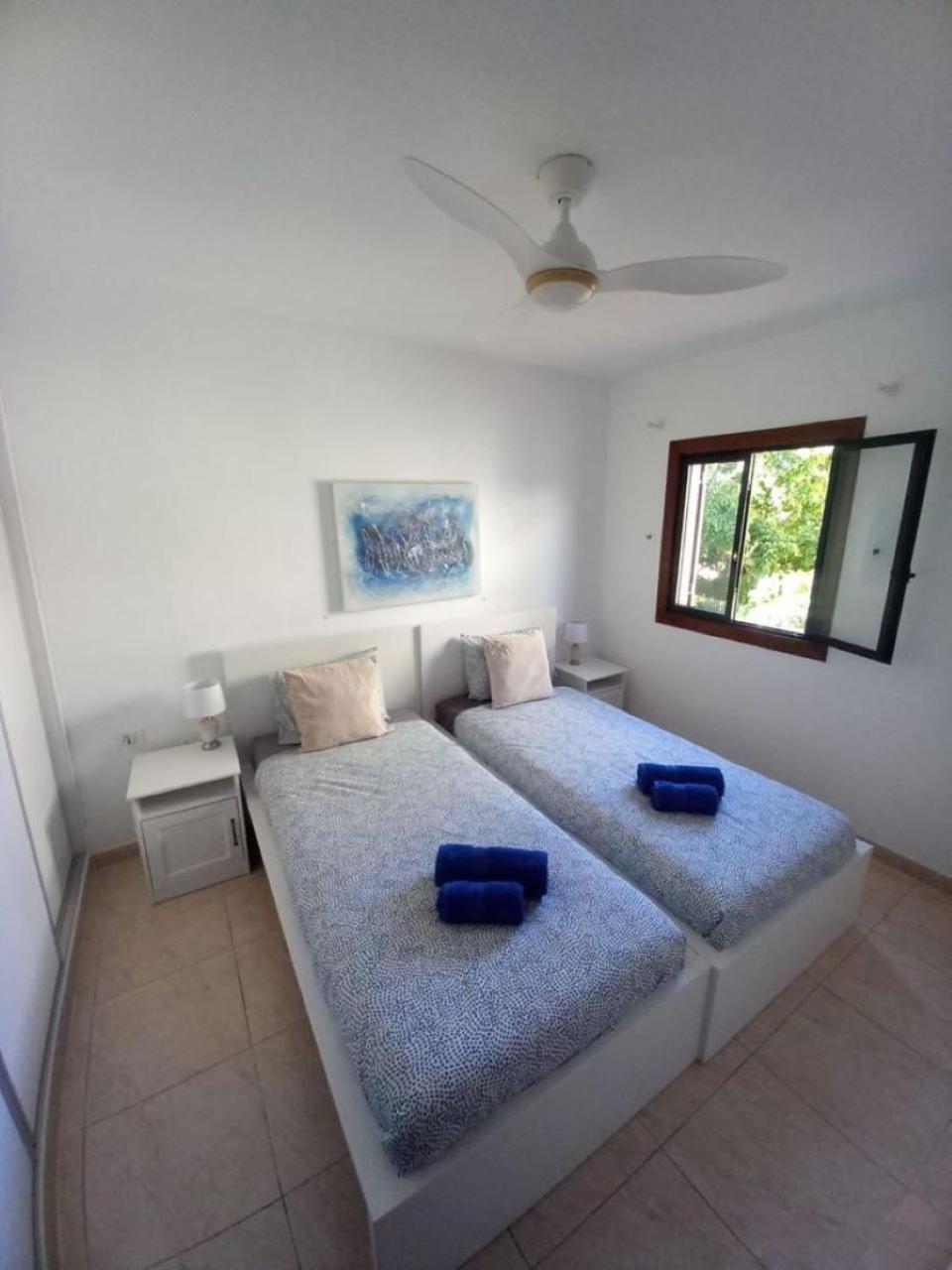 Victoria Court 2 - Lovely Apartment 65 Лос Кристианос Экстерьер фото