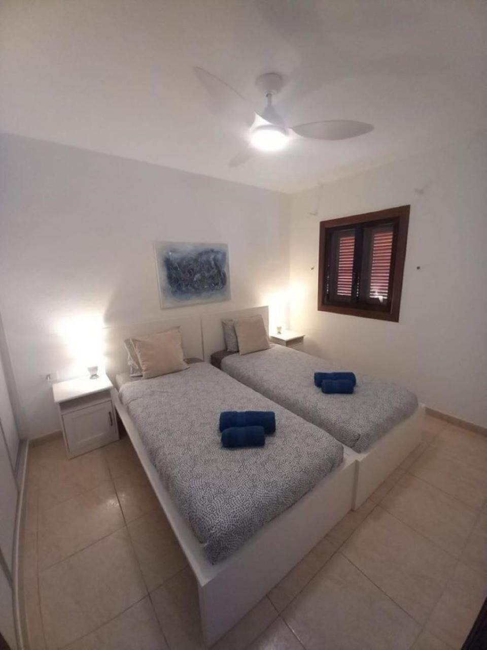 Victoria Court 2 - Lovely Apartment 65 Лос Кристианос Экстерьер фото