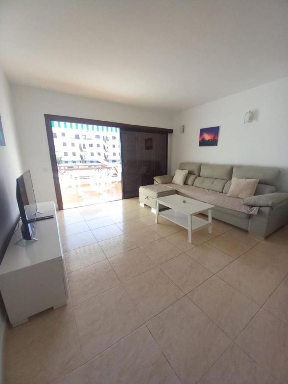 Victoria Court 2 - Lovely Apartment 65 Лос Кристианос Экстерьер фото